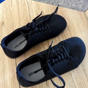 Barefoot feel grounds sneakers